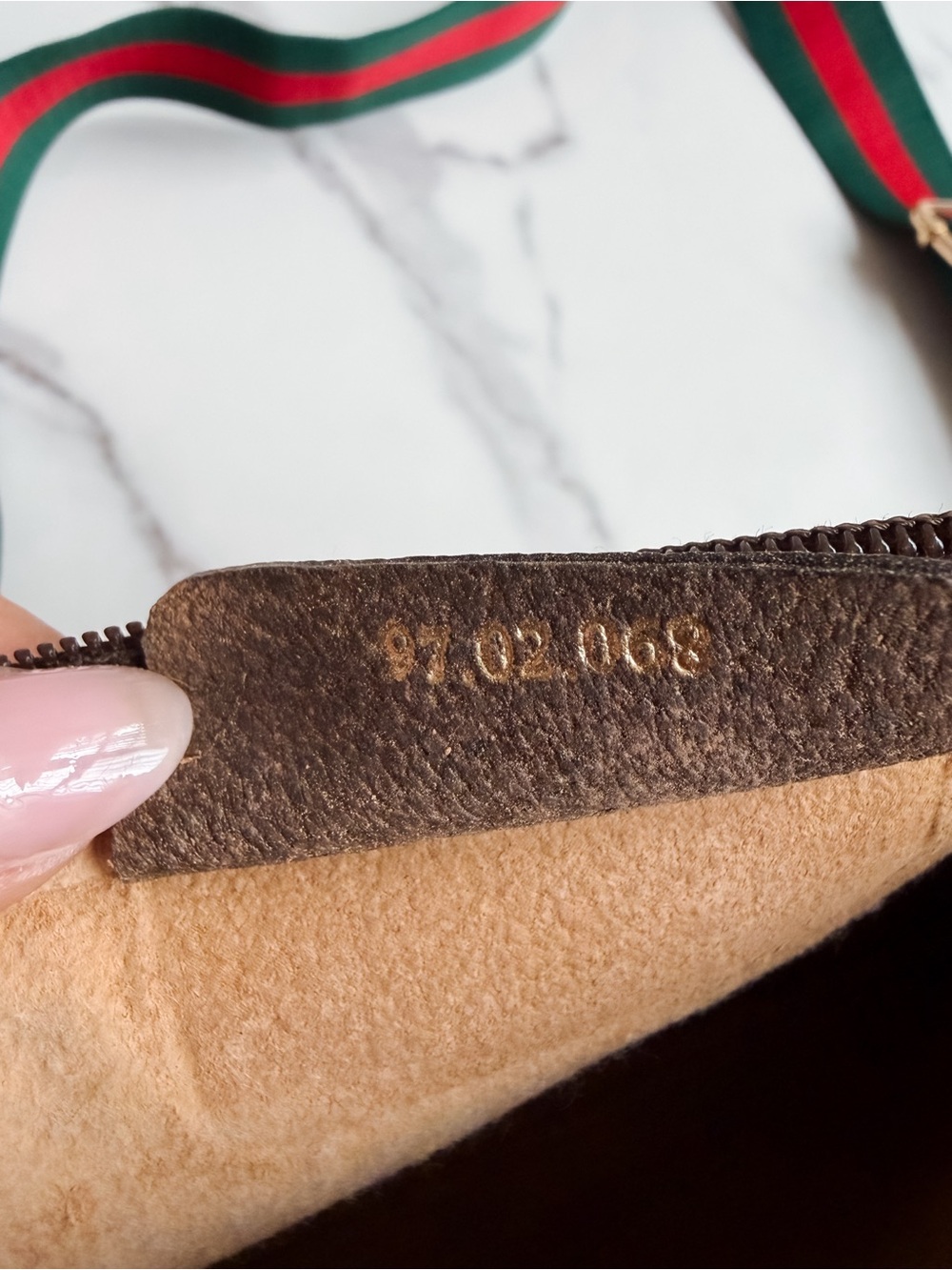 Authentic Gucci Guccissima Clutch as Crossbody ❤️💚 - Picture 9 of 13